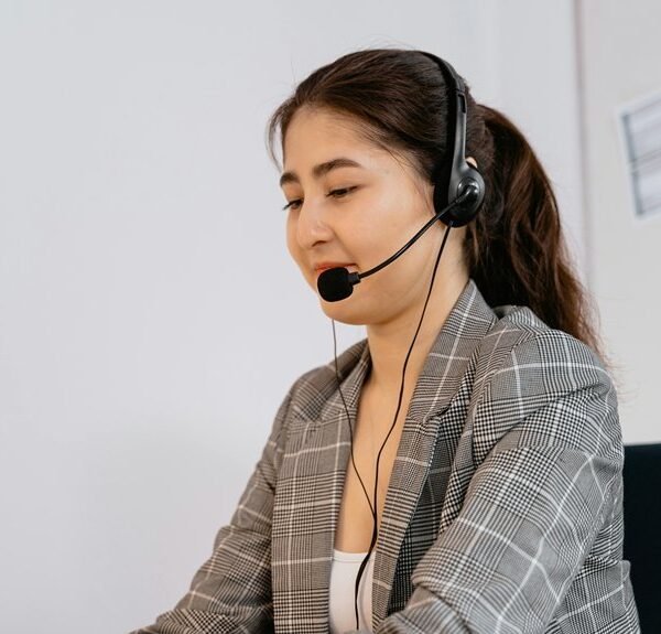 tech support hotline available